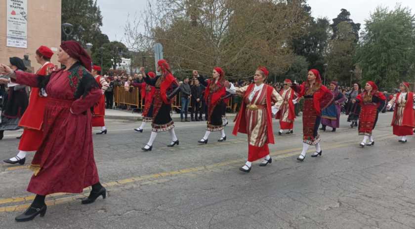 Με τη μαθητική και στρατιωτική παρέλαση κορυφώθηκαν οι εκδηλώσεις για την 25η Μαρτίου στη Μυτιλήνη | (ΒΙΝΤΕΟ)